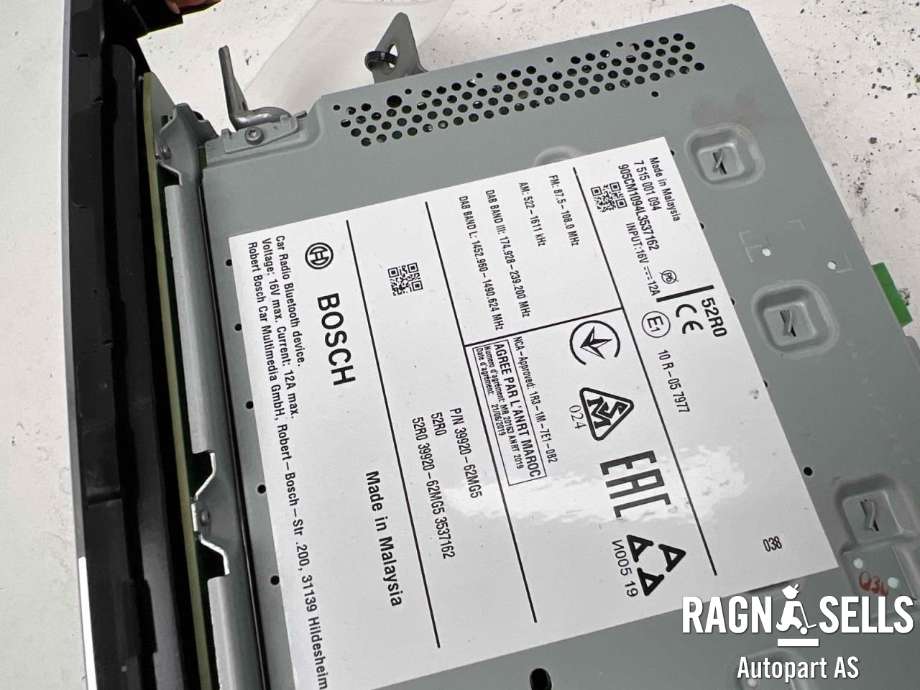 Bilstereo navigasjon til Suzuki SX4 S-CROSS 2013-->> (Type II) (BOSCH|7515001094|39920-62MG5|39920-62M41-DB7)