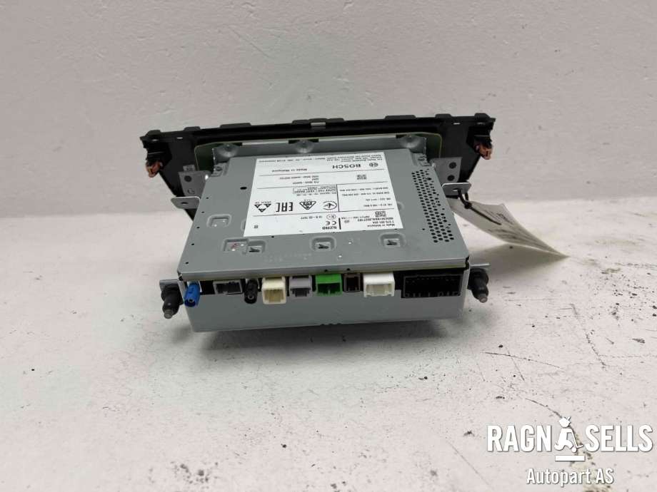 Bilstereo navigasjon til Suzuki SX4 S-CROSS 2013-->> (Type II) (BOSCH|7515001094|39920-62MG5|39920-62M41-DB7)