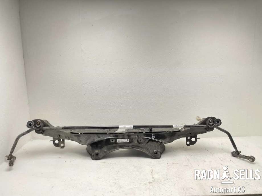 Travers bak til BMW iX1 2023-->> (U11) (U11) (33 30 6 894 199|)