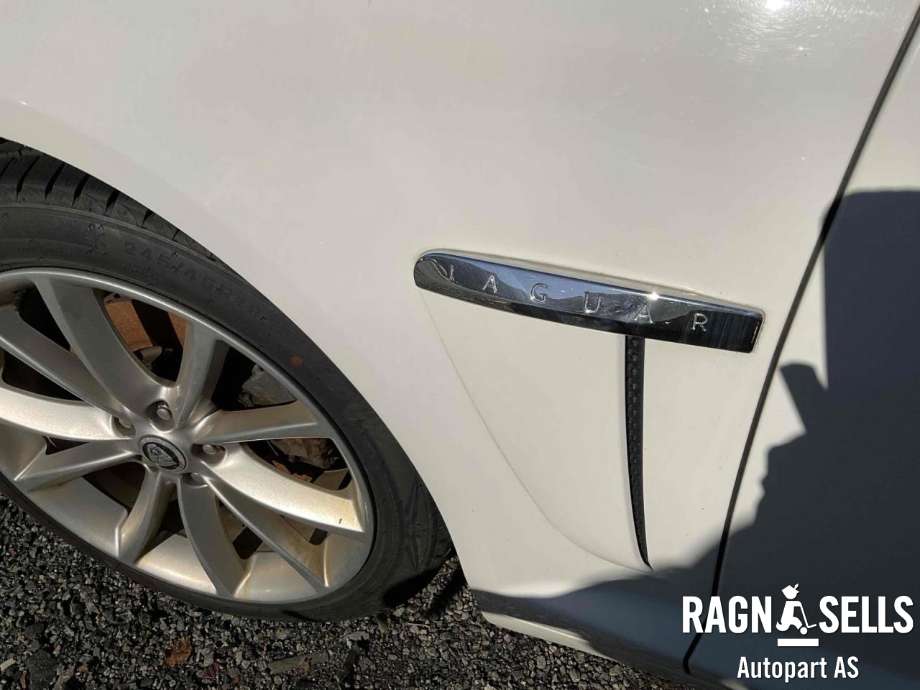 Skjerm venstre foran til Jaguar XF 2008-2015 (X250) (X250) (C2Z16959|)
