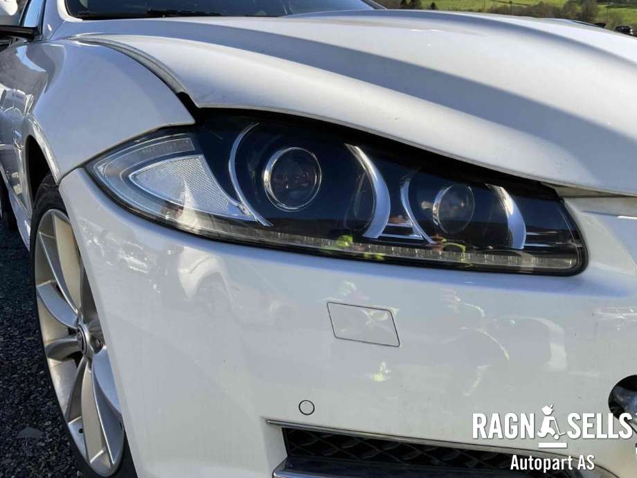 Frontlykt høyre halogen til Jaguar XF 2008-2015 (X250) (X250) (C2Z12922|)