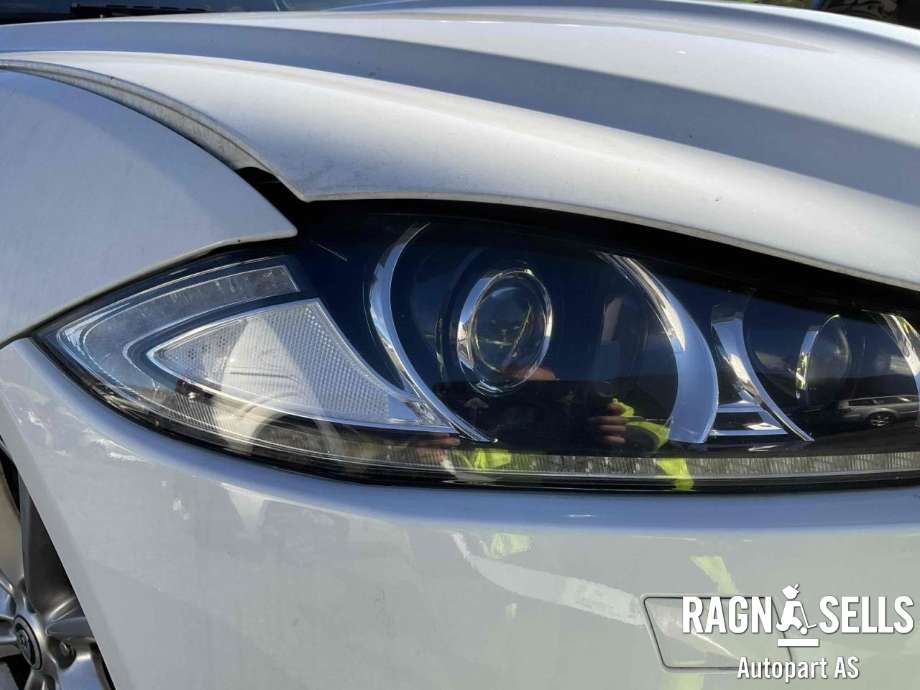 Frontlykt høyre halogen til Jaguar XF 2008-2015 (X250) (X250) (C2Z12922|)
