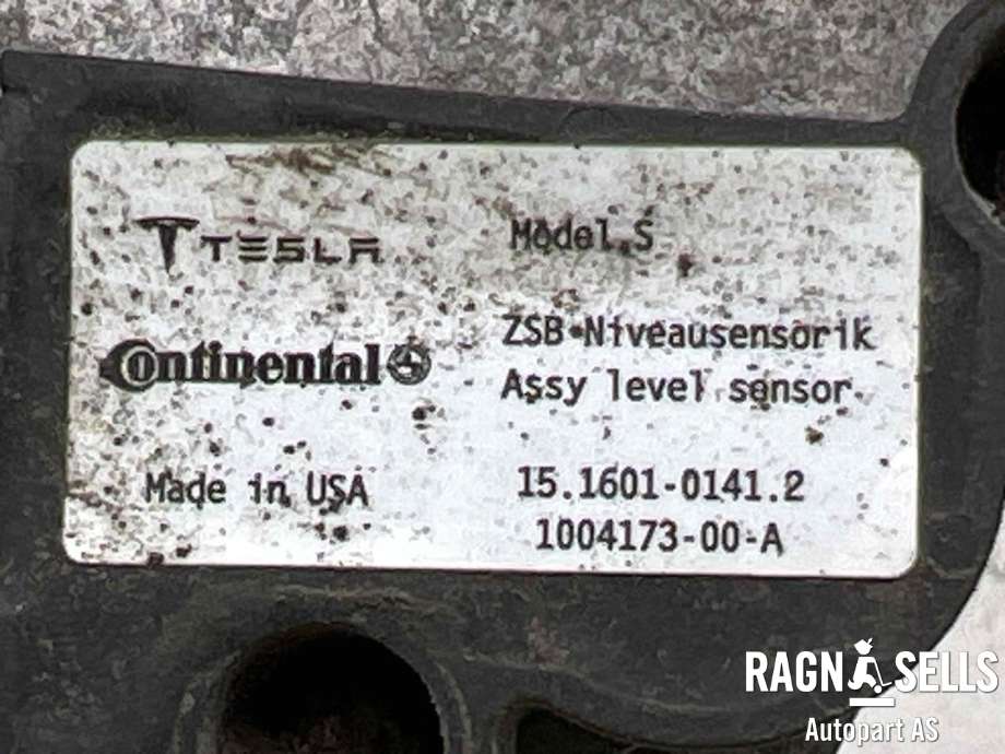 Sensor nivå, venstre bak til Tesla Model S 2013-2016 (Fase 1) (1004173-00-A|6006523-00-B|)