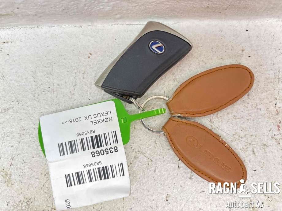 Nøkkel til Lexus UX, 2018-->>  (8990H76530)