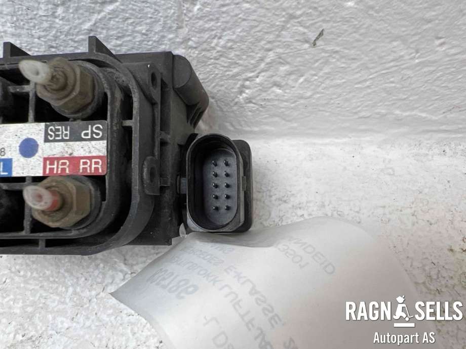 Ventilblokk luftfjæring til Mercedes E-Klasse 2009-2013 (Fase 1) (W212) (W212) (A 212 320 04 58|A 212 320 08 58|A 212 320 05 58)