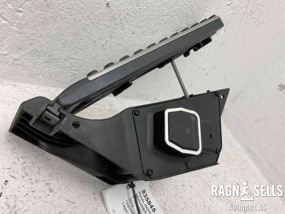 Pedal gass til Mercedes E-Klasse 2009-2013 (Fase 1) (W212) (W212) (A 204 300 02 00|A 204 300 07 04|)