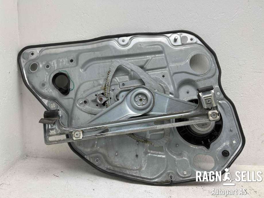 Ruteheis høyre bak til Volvo V70 2007-2013 (Type III, Fase 1)  (31253475||30784512|30699648)