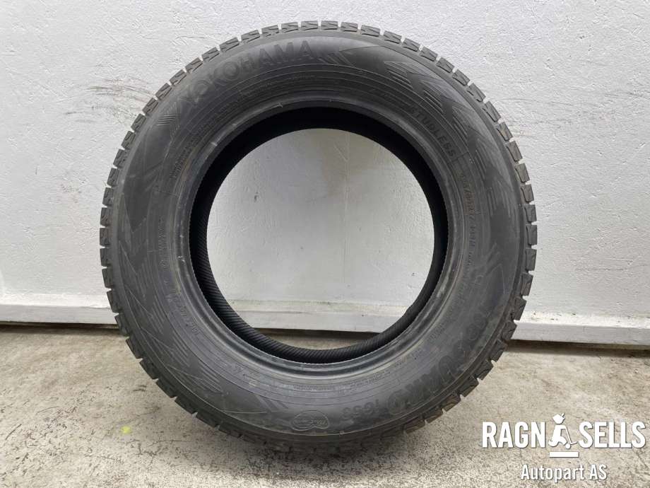 Dekk vinter piggfri til BMW iX1 2023-->> (U11) (U11) (YOKOHAMA|225/60R17|)