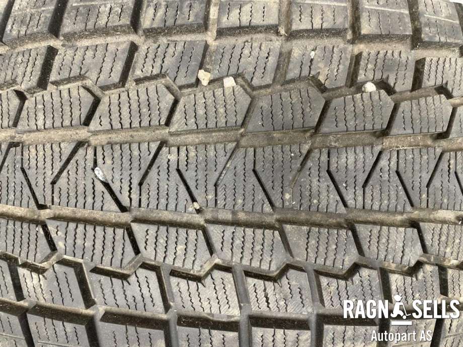 Dekk vinter piggfri til BMW iX1 2023-->> (U11) (U11) (YOKOHAMA|225/60R17|)