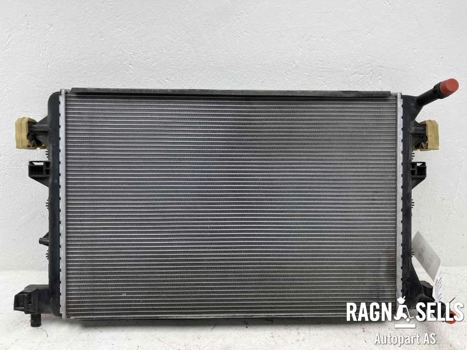 Radiator (automat gir) til VW Passat 2019-->> (Fase 2) (B8) (B8) (5Q0 121 251 GR|5Q0 121 251 HH|)