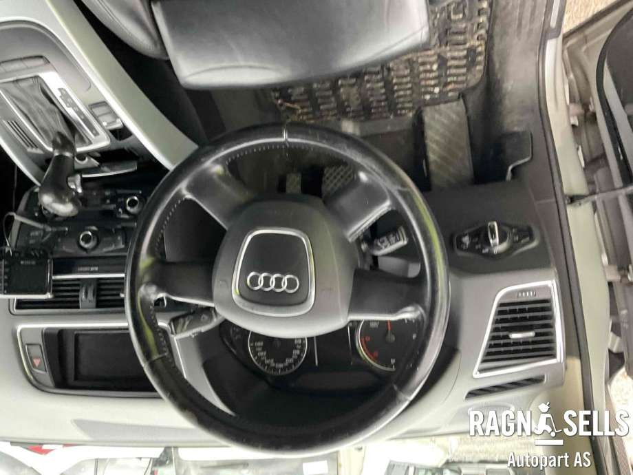 Dashbord til Audi Q5, 2008-2012 (Type I, Fase 1)  (8R1 857 003 G)