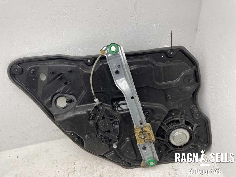 Ruteheis høyre bak til Volvo V60 2010-2013 (Type I, Fase 1) (30784313|30784309|31253063)