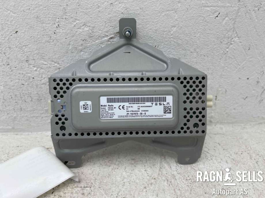 Bilstereo diverse til Tesla Model Y 2021-2024 (Type I) (1527973-00-E|)