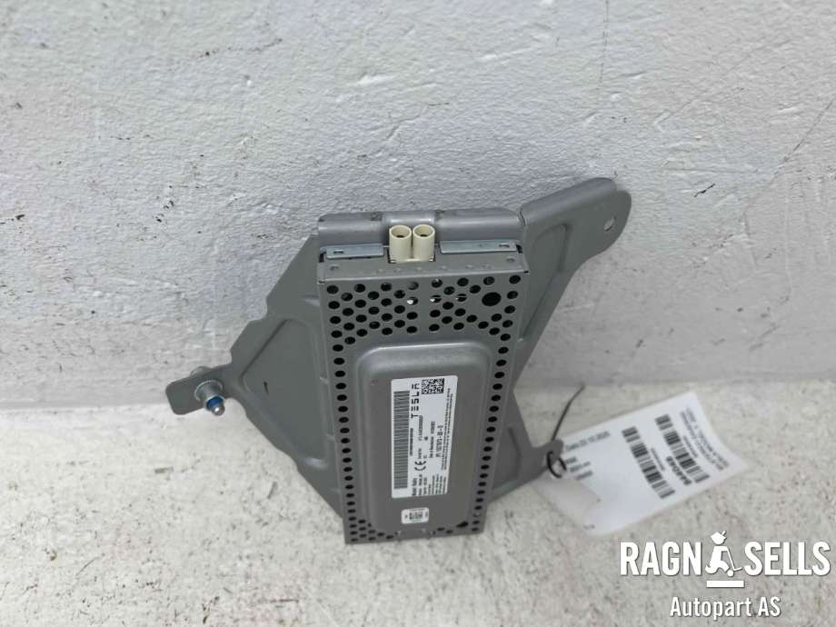 Bilstereo diverse til Tesla Model Y 2021-2024 (Type I) (1527973-00-E|)