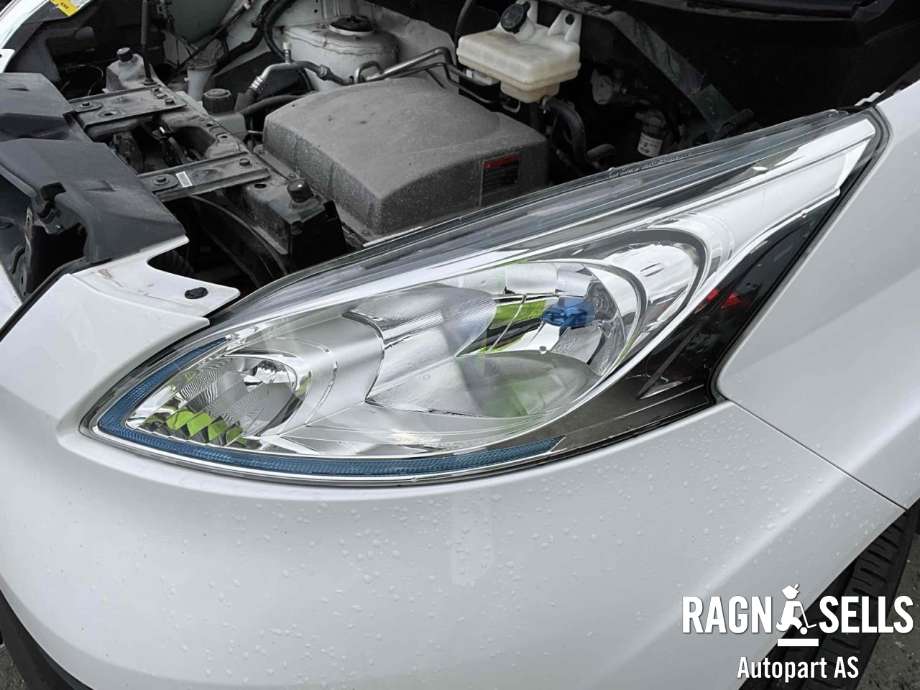 Frontlykt venstre halogen til Nissan E-NV200 2014-->>  (260604FA0A|)
