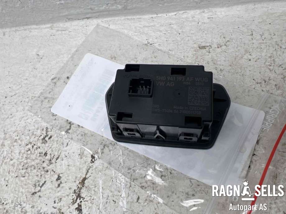 Bryter lys til VW Caddy 2020-->> (Type IV)  (5H0 941 193 AF|)