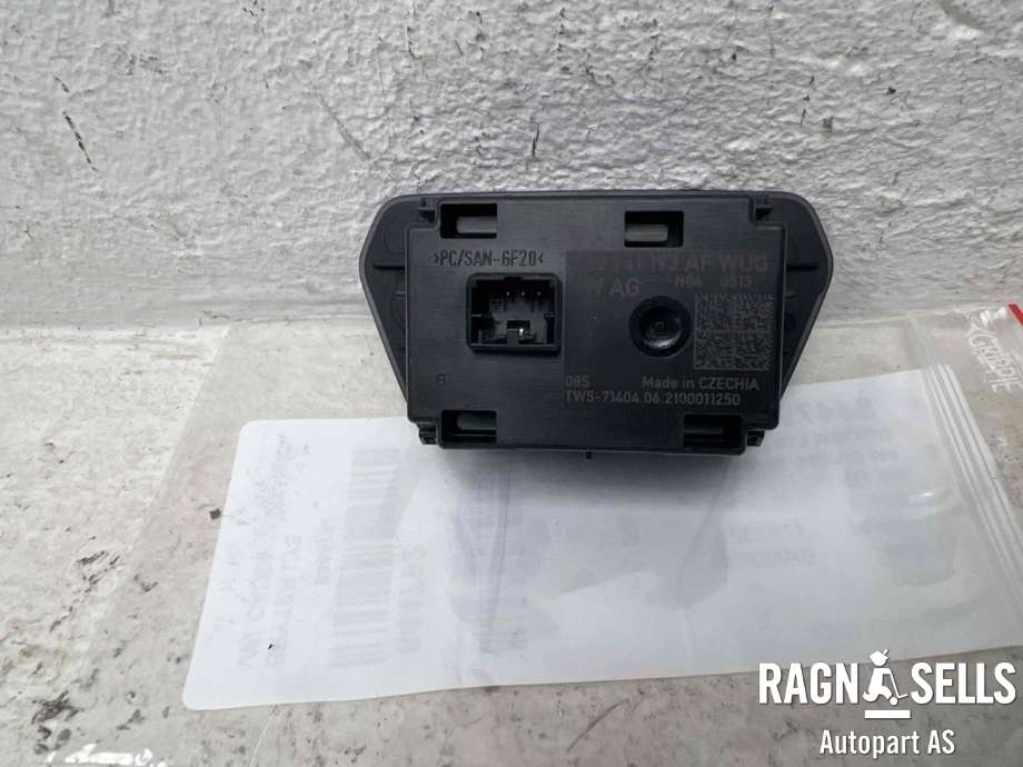 Bryter lys til VW Caddy 2020-->> (Type IV)  (5H0 941 193 AF|)