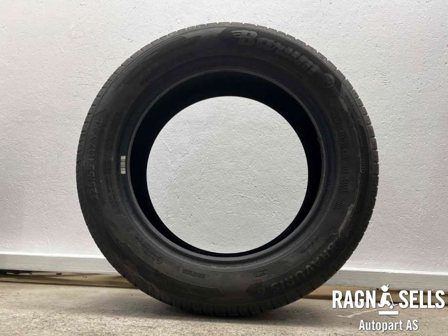 Dekk til Mercedes Vito 2014-->> (W447) (W447) (BARUM|225/55R17 XL|)