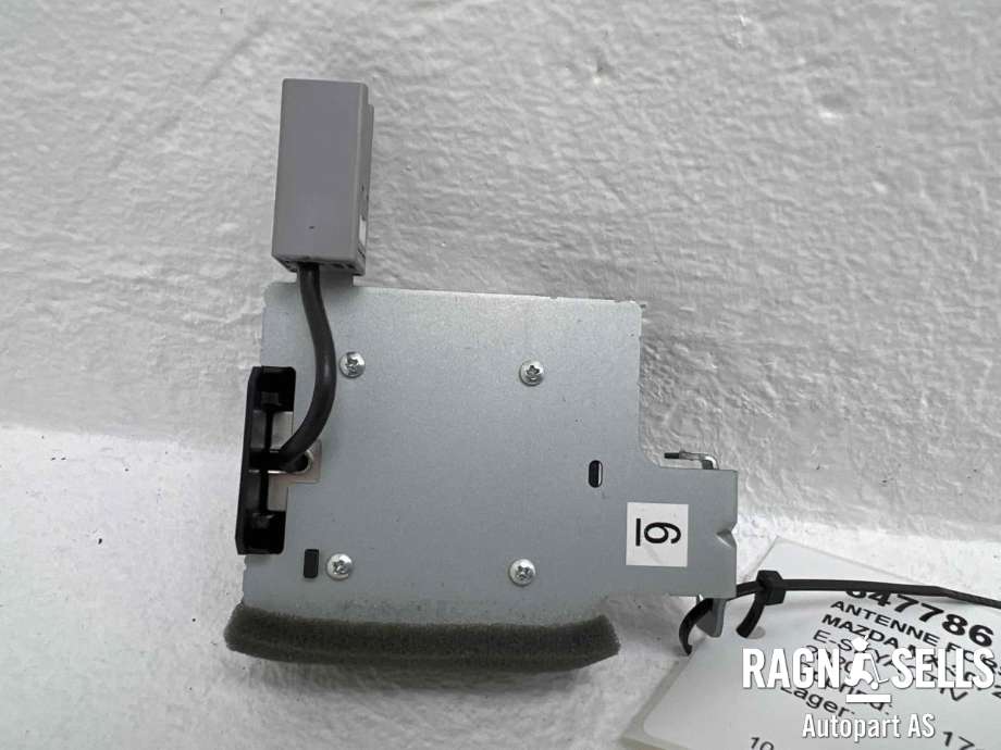 Antenne forsterker til Mazda MX-30 2020-->>  (DN4F66T30|)