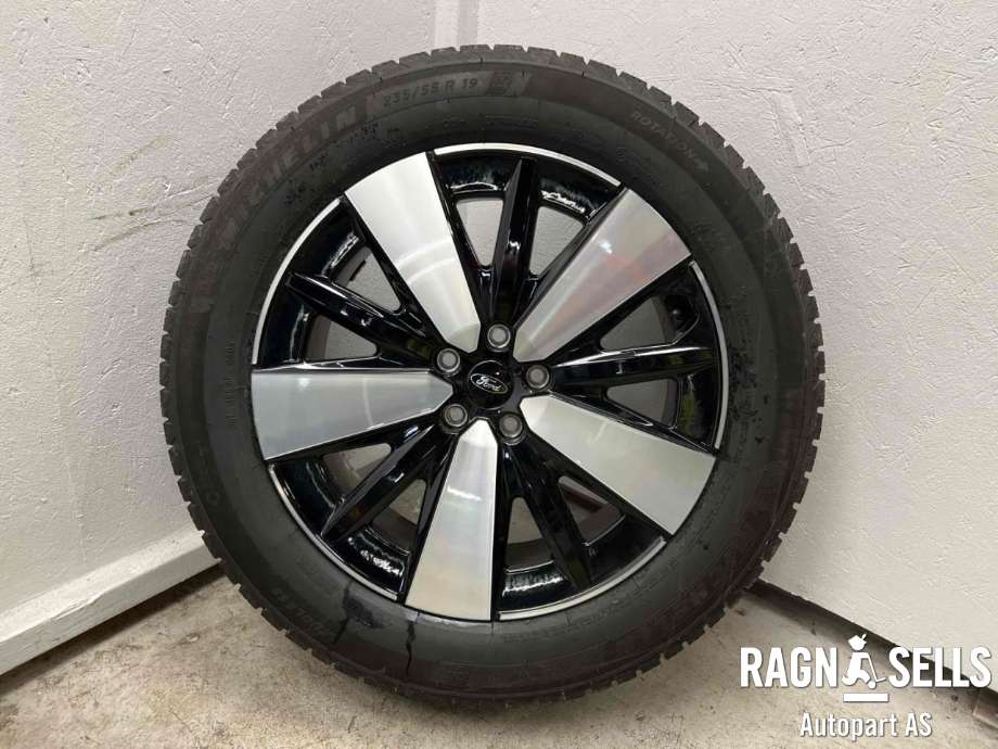 Hjulsett aluminium vinter til Ford Capri 2024-->> (MICHELIN|5X112/ET45/57.1|235/55R19 FORAN|255/55R19 BAK|)