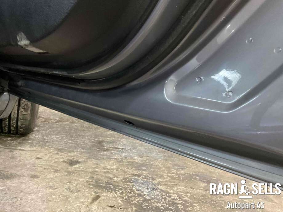 Dør høyre foran til Opel Insignia A 2014-2017  (22796396|22863714|39062234)