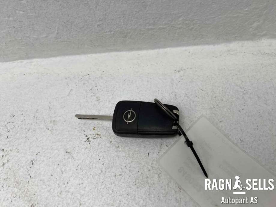 Nøkkel til Opel Insignia A 2014-2017 (13584834|)