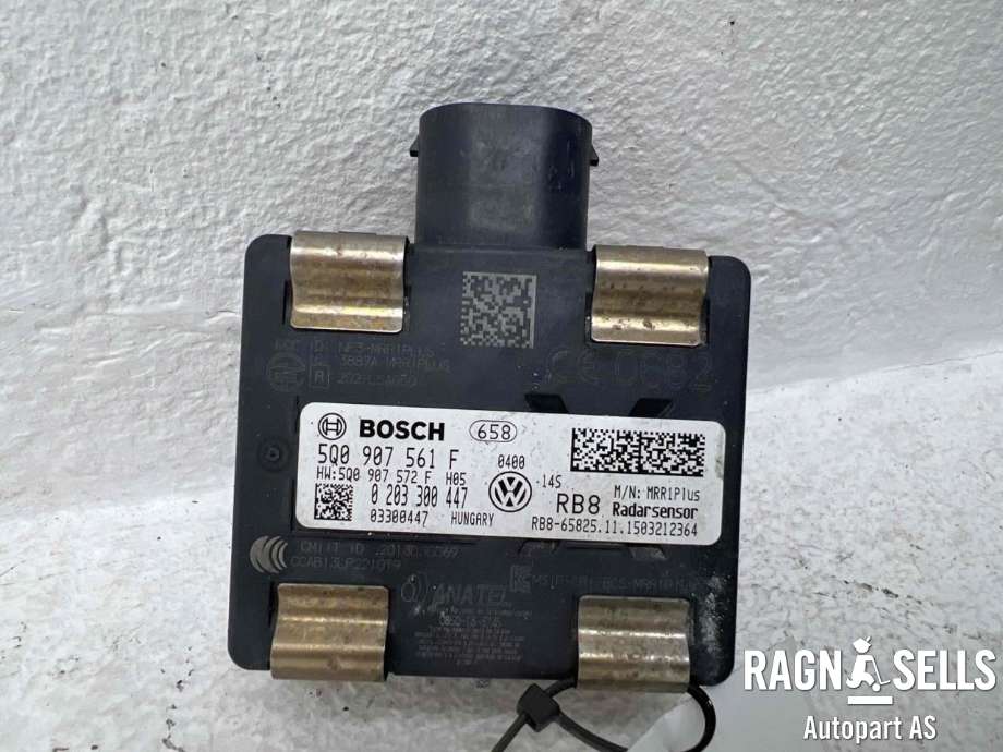Sensor radar til VW Golf VII 2012-2017 (Fase 1) (BOSCH|5Q0 907 561 F|0203300447|)