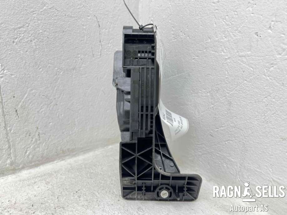 Pedal gass til BMW M2 2015-2021 (F87) (F87) (35 40 6 889 818|35 40 5 A47 456|35426853175|6PV01043533)