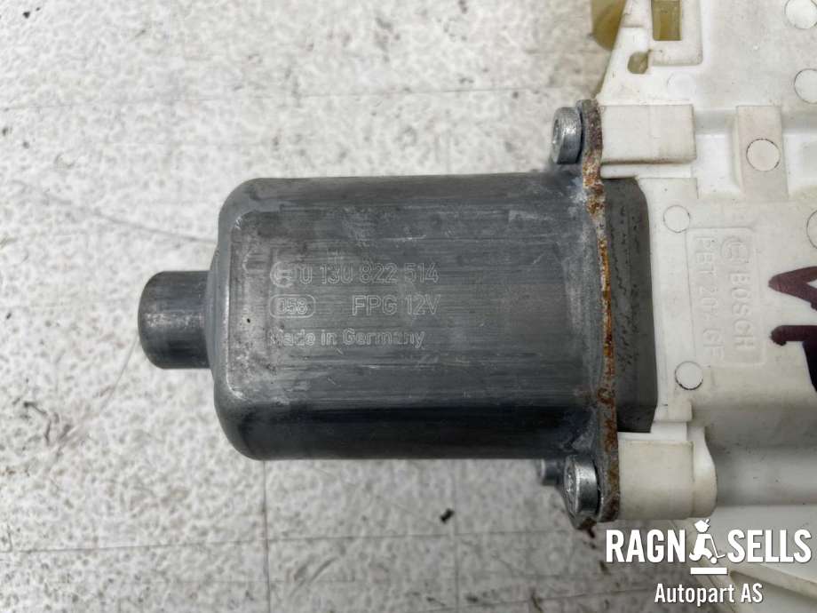 Ruteheis, kun motor, venstre foran til BMW M2 2015-2021 (F87) (F87) (67 62 7 046 031|70460310|985158-102)