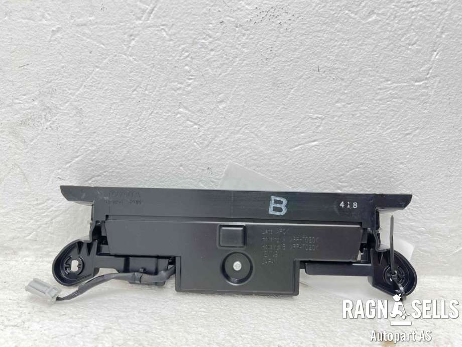 Baklykt bremselys bakrute til Toyota bZ4X 2022-->>  (8157042080|)