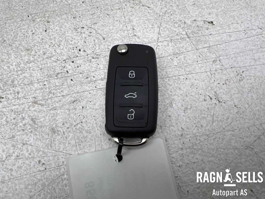 Nøkkel til VW Caddy 2020-->> (Type IV) (5K0 837 202 EJ|)