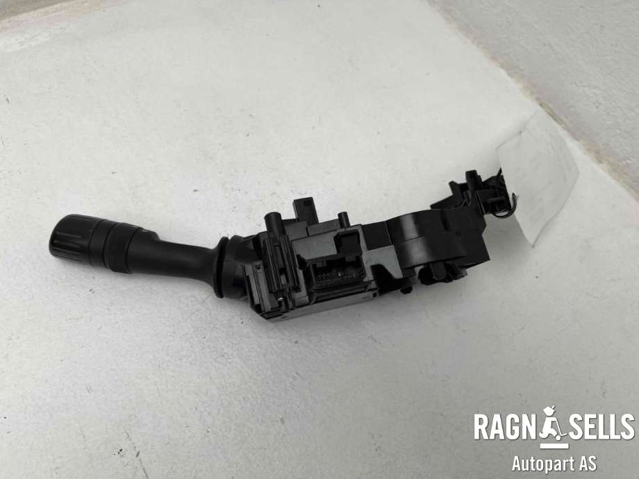 Bryter blink til Toyota Hilux 2016-2020  (841400K650|)