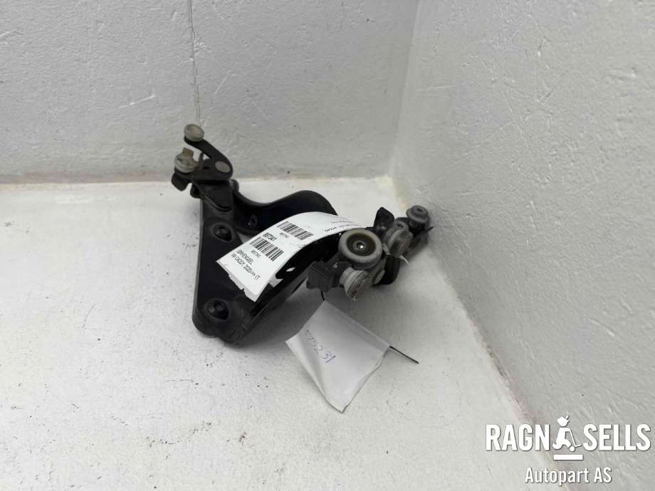 Dørhengsel til VW Caddy 2015-2020 (Type III, Fase 3) (2K0 843 436 B|2K0 843 336 A|2K0 843 398 B)