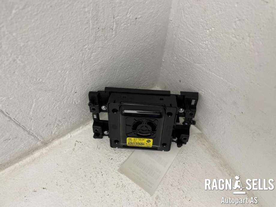 Dashbord trådløs mobillader til Kia EV6 2021-->> (N/A|95560-CV600|4V4B31-1000)