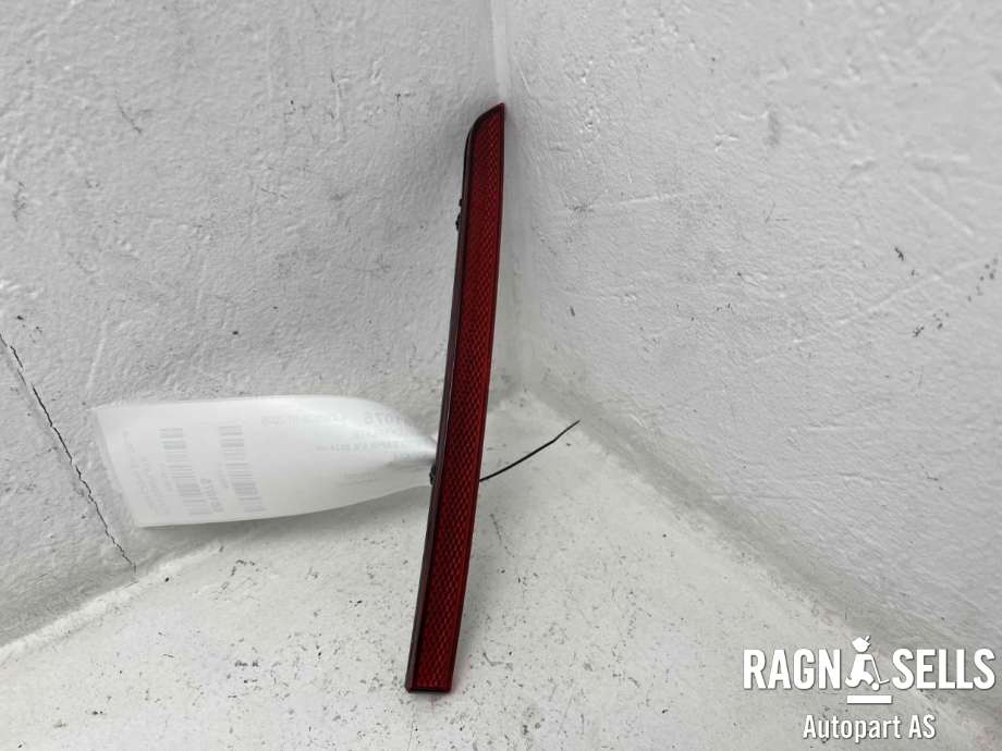 Refleksplate til Ford Capri 2024-->> (2715974|R2KB-13B414-AB|)