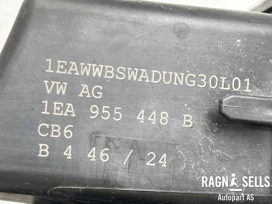 Spylertank foran til Ford Capri 2024-->>  (VWR2KA-17B613-BB|1EA 955 448 B|2726510)