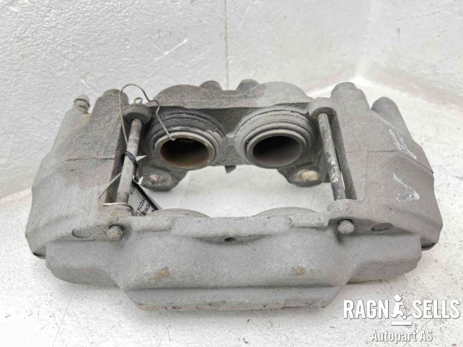 Bremsecaliper venstre foran til Toyota Hilux 2016-2020 (477500K350|)