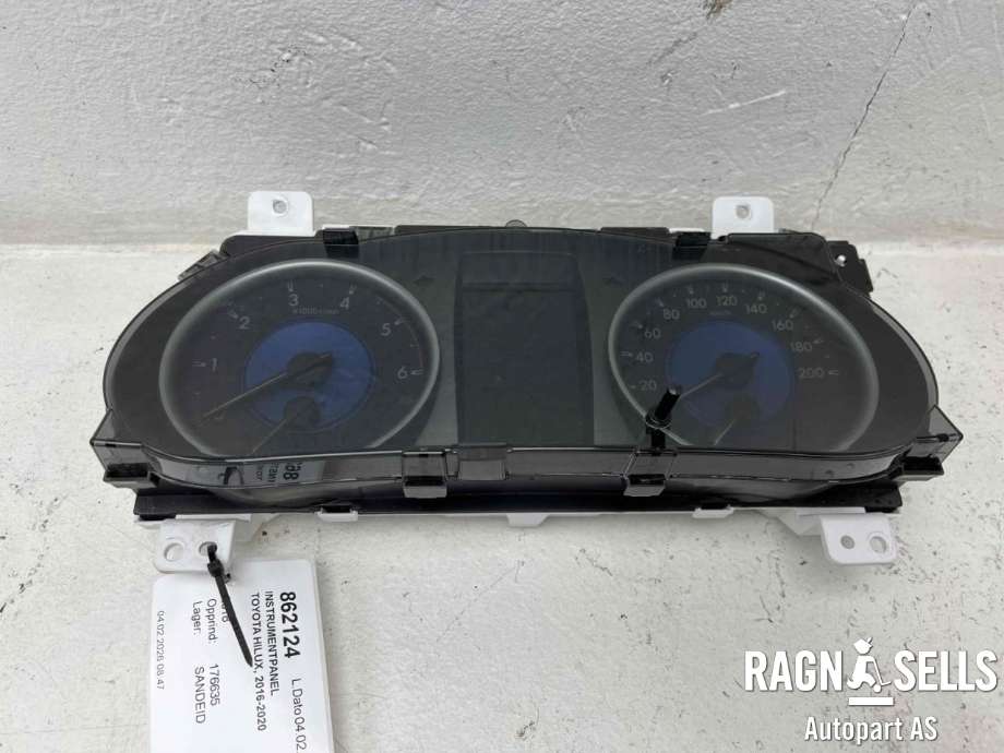 Instrumentpanel til Toyota Hilux 2016-2020  (83800FC570|83800FC570J|)
