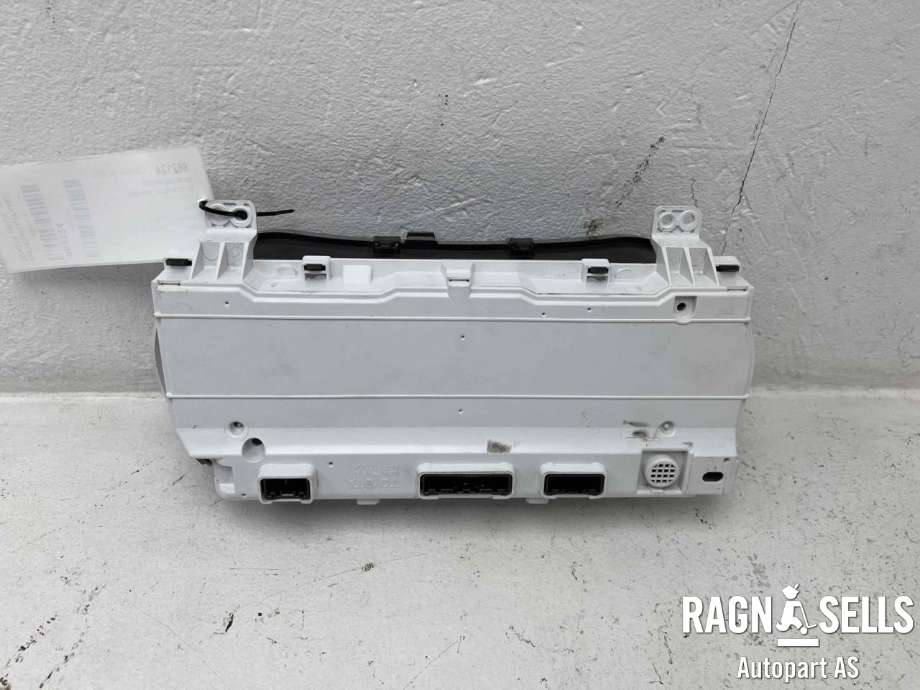 Instrumentpanel til Toyota Hilux 2016-2020  (83800FC570|83800FC570J|)