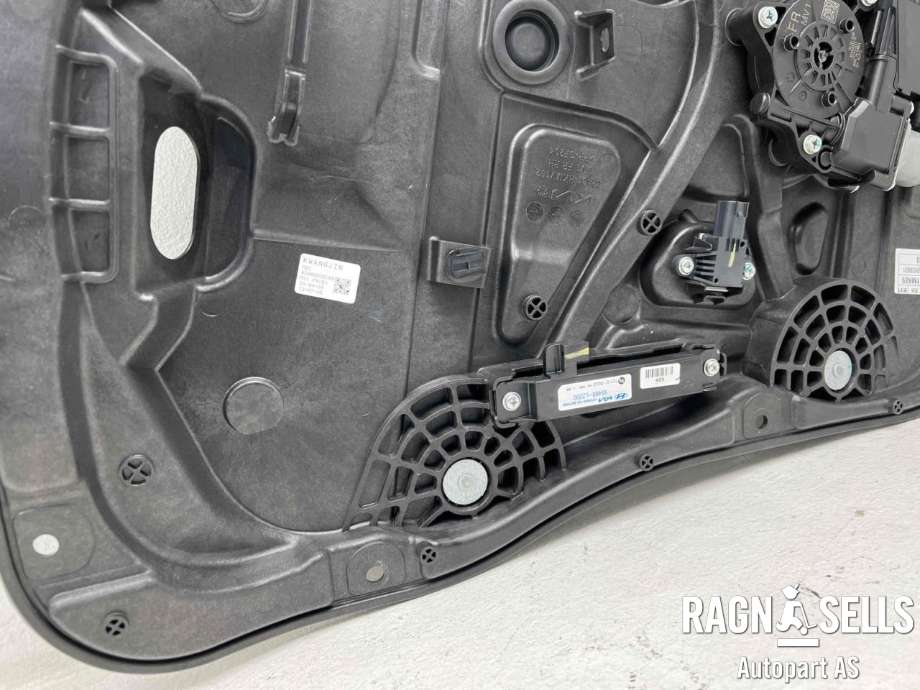 Ruteheis høyre foran til Kia EV9 2023-->>  (|82481HKMV102|95460L2200|M21MR89|82460DO210|82460D0210|95930DO000|95930D0000)