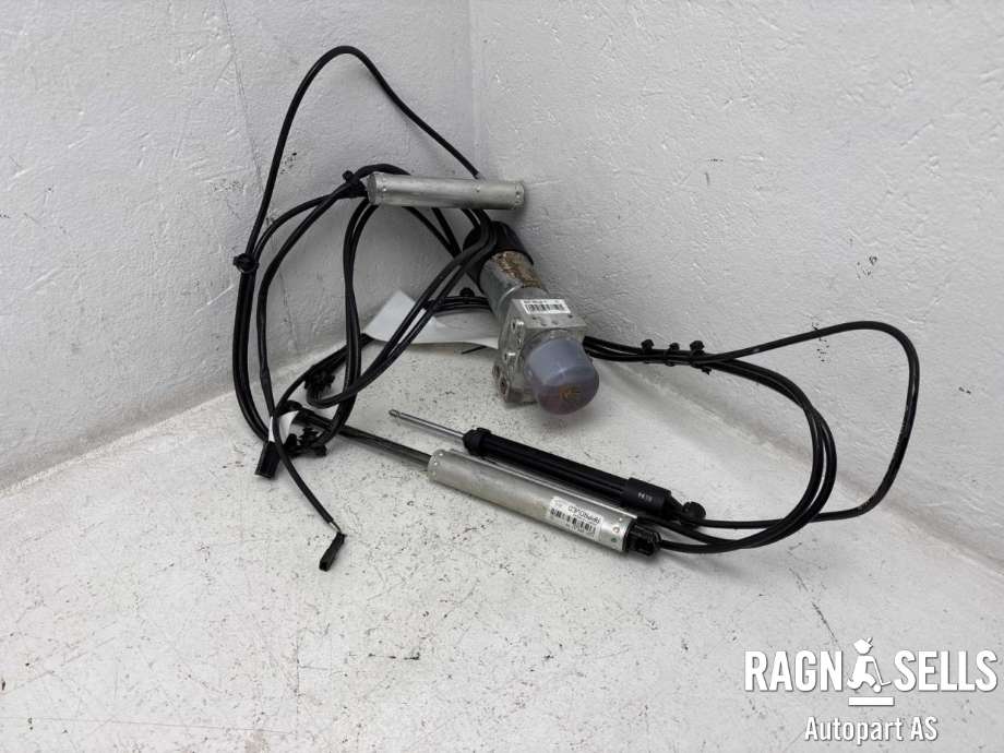 Baklukeåpner motor til Mercedes GL 2006-2012 (X164) (X164) (A 164 800 41 48||A 164 820 19 10)