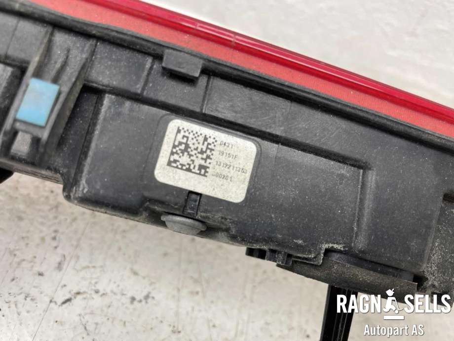Baklykt midtre til Cupra Born 2022-->> (10F 945 093|)