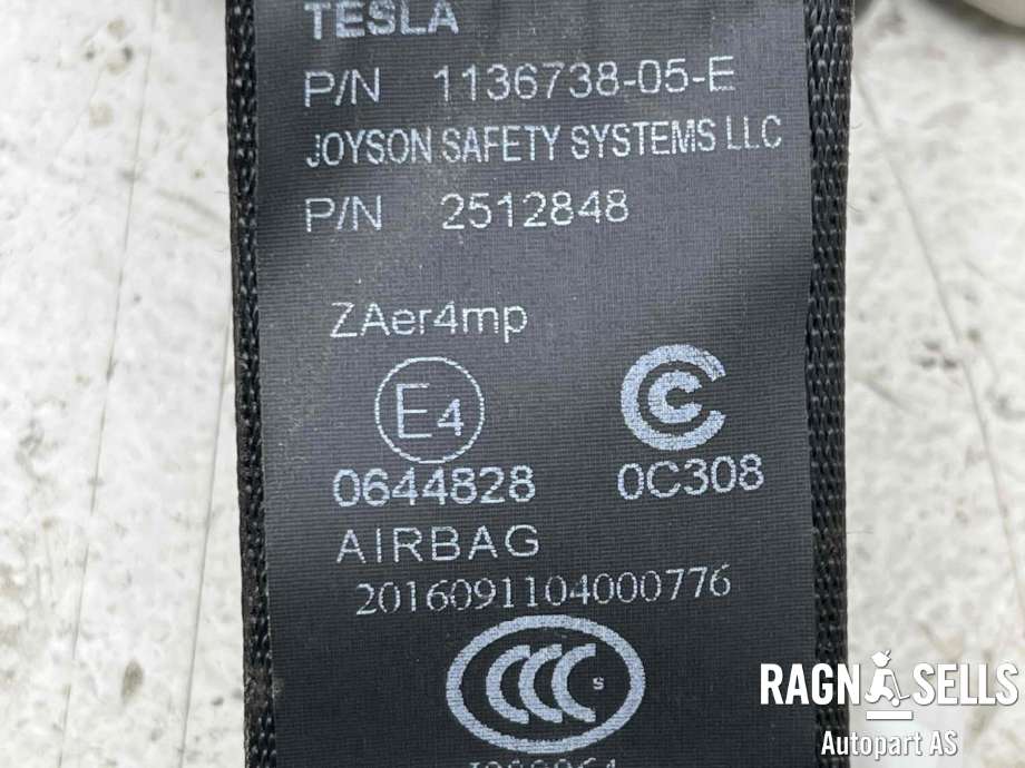 Sikkerhetsbelte foran høyre til Tesla Model X 2016-->> (1136738-05-E|)