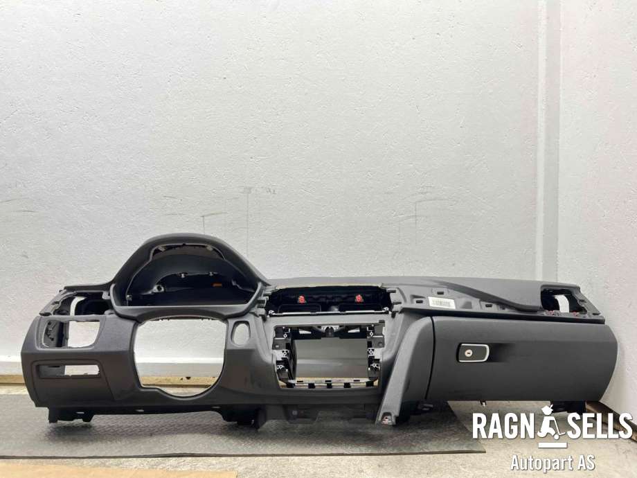 Dashbord til BMW M4, 2014-2020 (F82/F83) (F82/F83) (51 45 9 247 997)