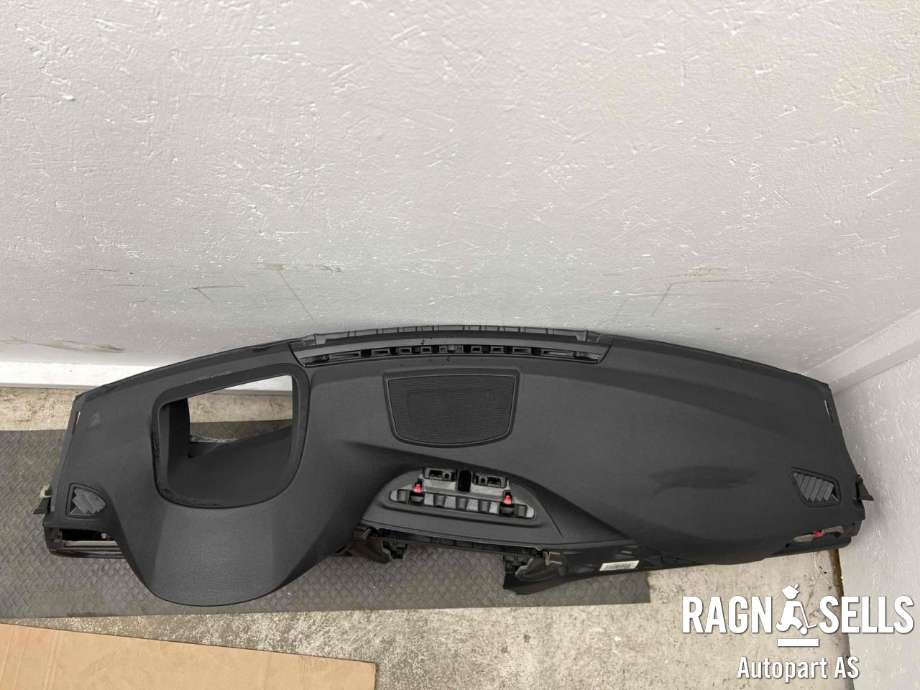 Dashbord til BMW M4 2014-2020 (F82/F83) (F82/F83) (51 45 9 247 997|)