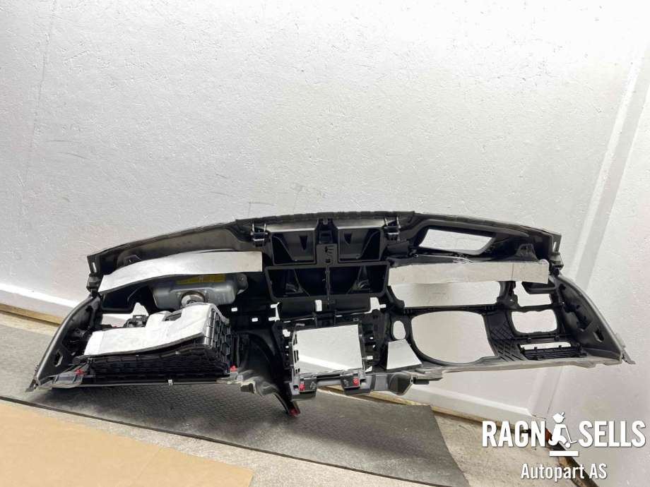 Dashbord til BMW M4 2014-2020 (F82/F83) (F82/F83) (51 45 9 247 997|)