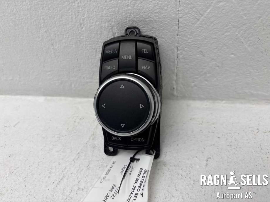 Bilstereo betjeningspanel til BMW M4 2014-2020 (F82/F83) (F82/F83) (65 82 9 350 723|)