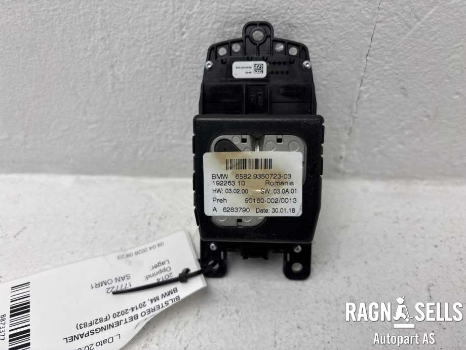 Bilstereo betjeningspanel til BMW M4 2014-2020 (F82/F83) (F82/F83) (65 82 9 350 723|)