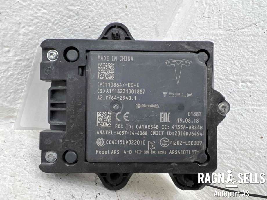 Sensor radar til Tesla Model X 2016-->> (CONTINENTAL|1108647-00-C|A2C76429401|)