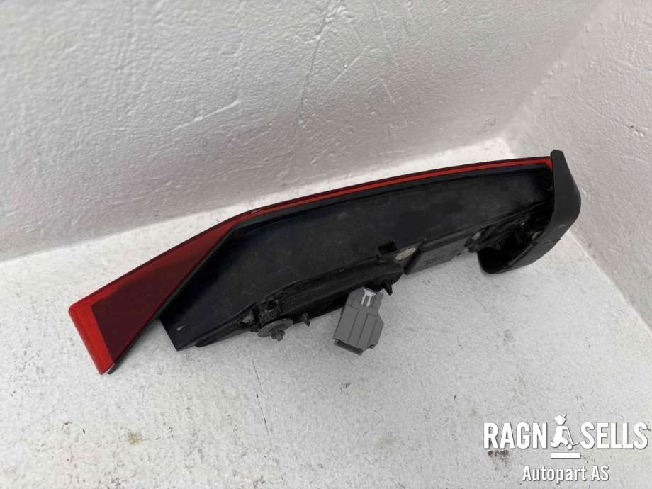 Baklykt høyre indre til Volvo V60 / V60 CC 2018-->> (Type II) (32228905||P32228904|T19041900450)